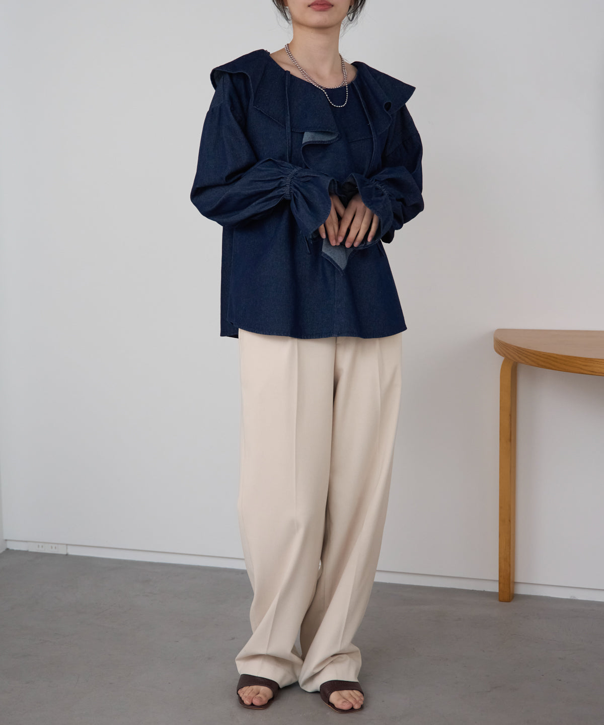 デニムフリルビッグカラーブラウス