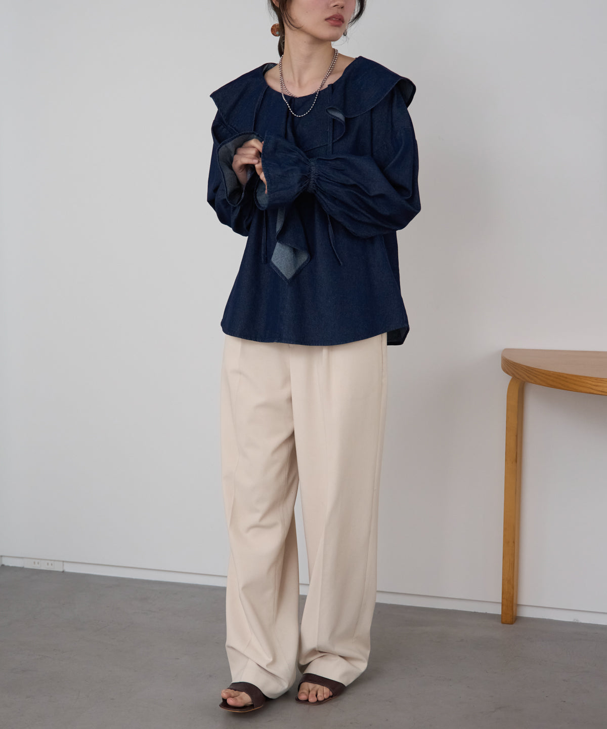 デニムフリルビッグカラーブラウス