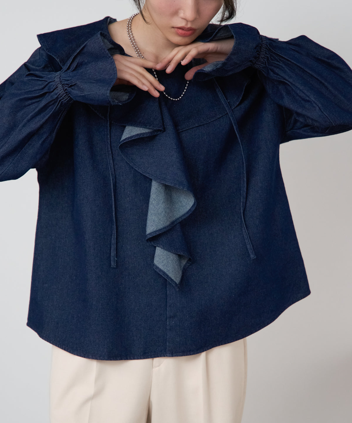 デニムフリルビッグカラーブラウス