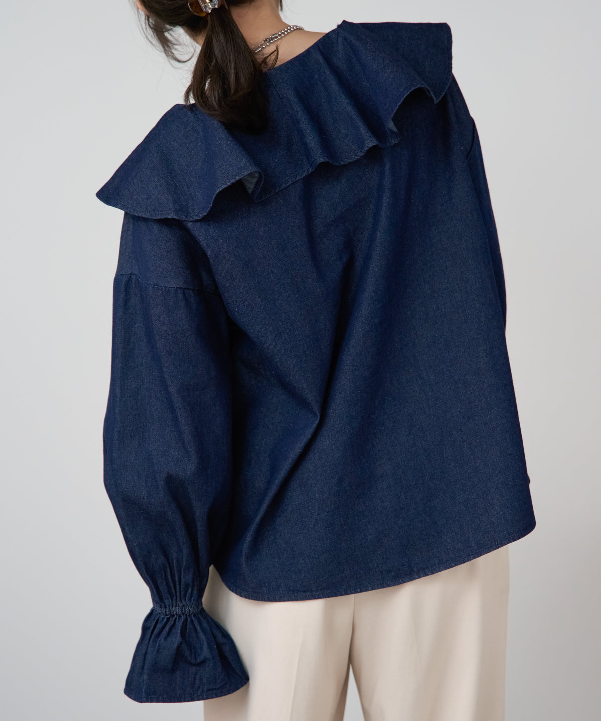 デニムフリルビッグカラーブラウス