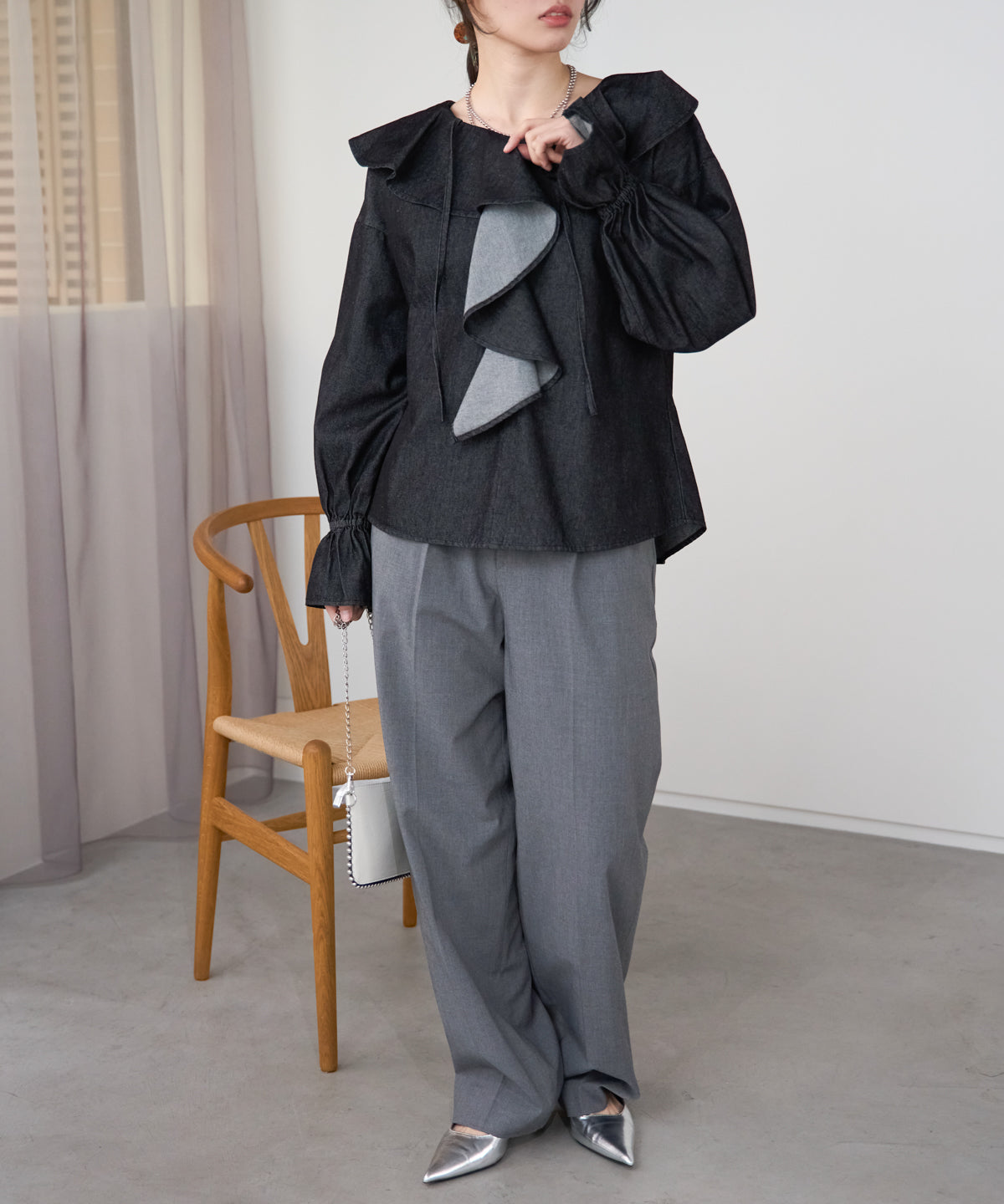 デニムフリルビッグカラーブラウス