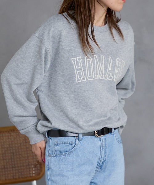 オーバーサイズ カレッジ風ロゴスウェット/トレーナー