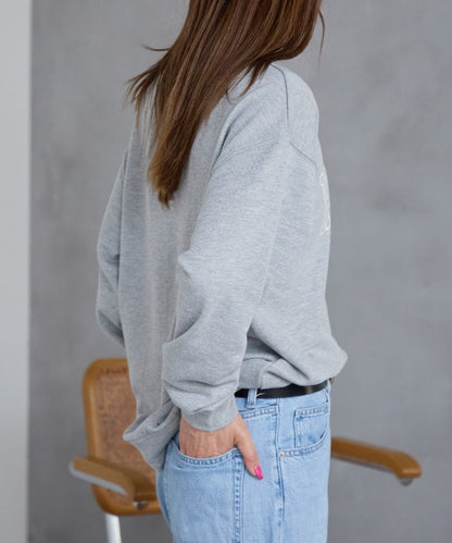 オーバーサイズ カレッジ風ロゴスウェット/トレーナー