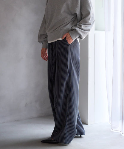 ストライプイージータックパンツ