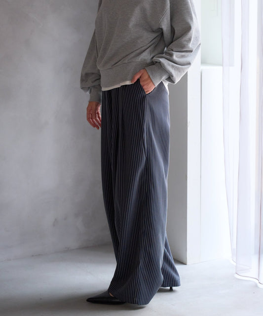 ストライプイージータックパンツ