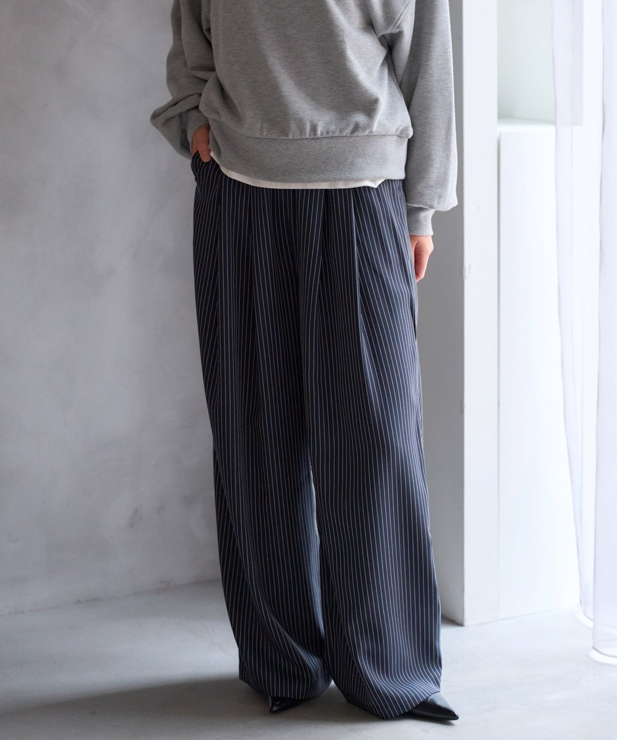 ストライプイージータックパンツ
