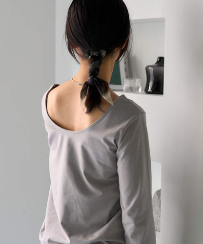 バックオープンTシャツ