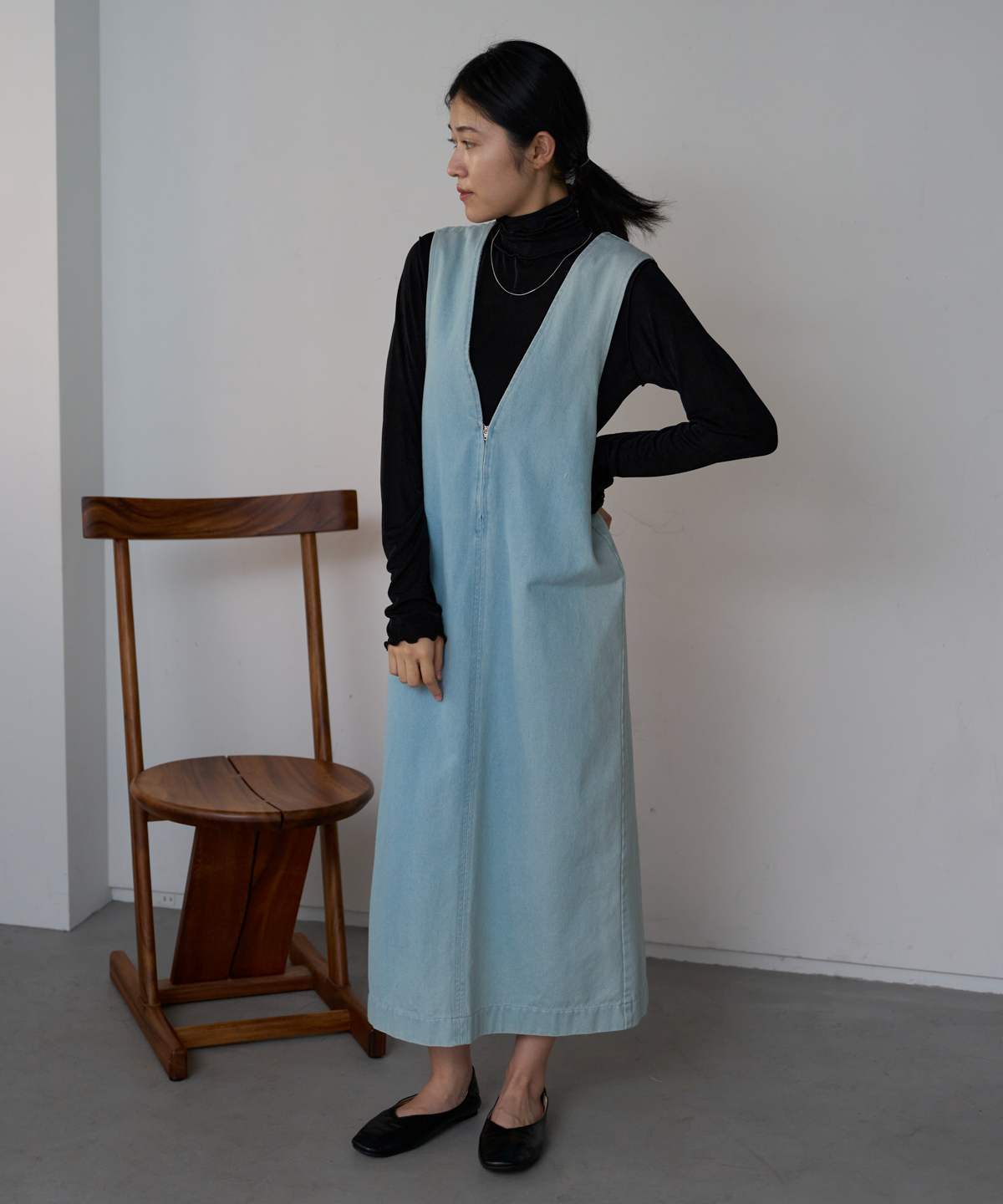 VネックデニムジャンパースカートTRIANGLE PALETTE|トライアングルパレット