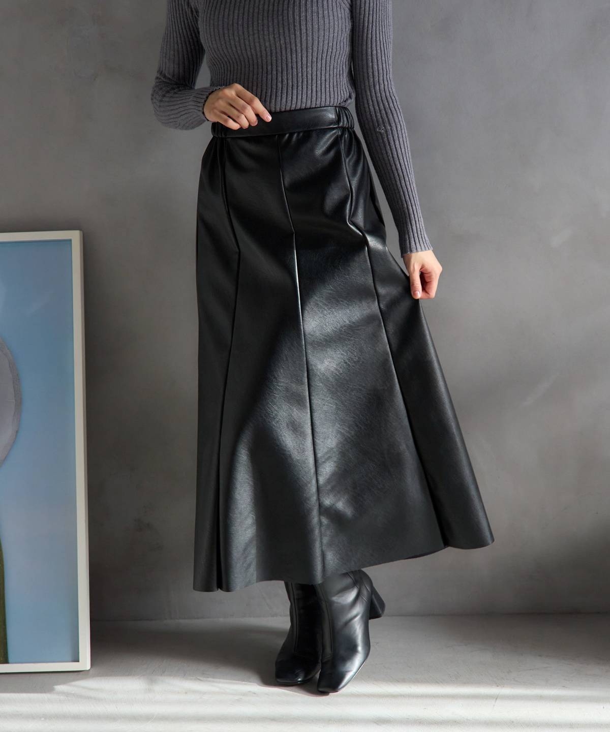 予約商品】フェイクレザーフレアスカート〈セットアップ対応〉TRIANGLE
