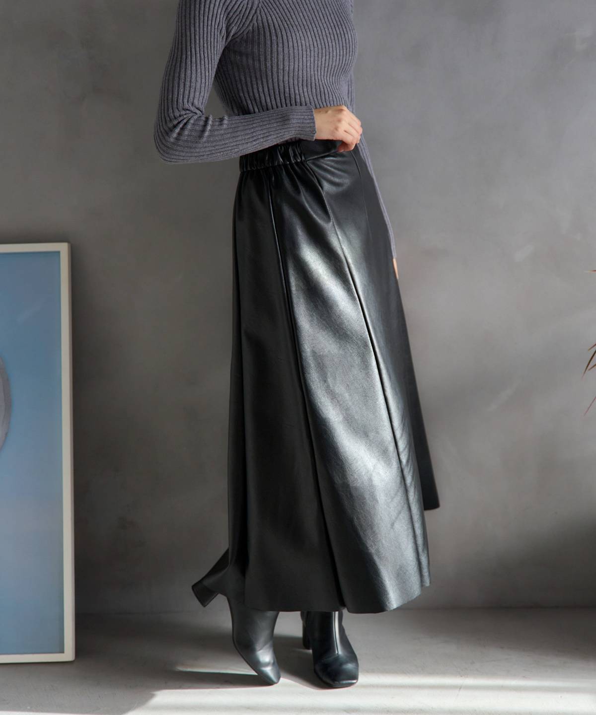 予約商品】フェイクレザーフレアスカート〈セットアップ対応〉TRIANGLE